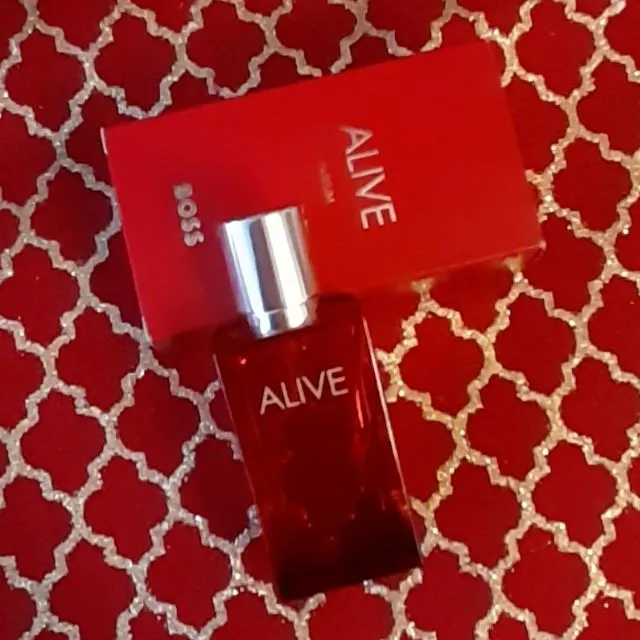 Dagens doft: Alive Parfum från Hugo Boss   Redo att ge mig