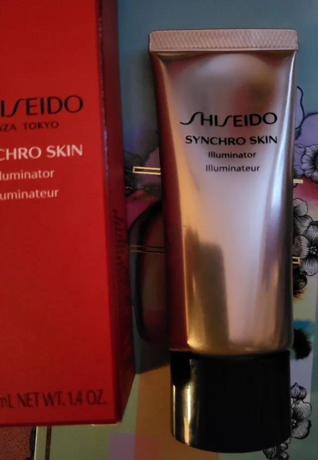 Shiseido har bra produkter. Jag är nog mkt äldre än du men
