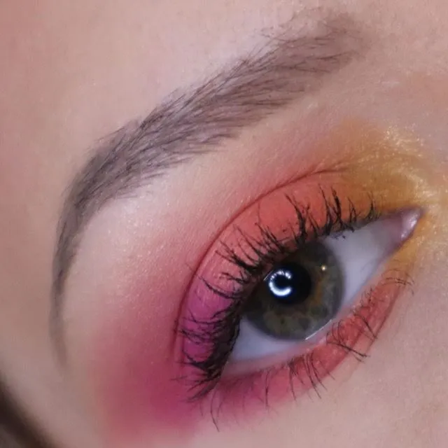 Gjorde en solnedgångs ögon look! Gul, orange och rosa! Nyx