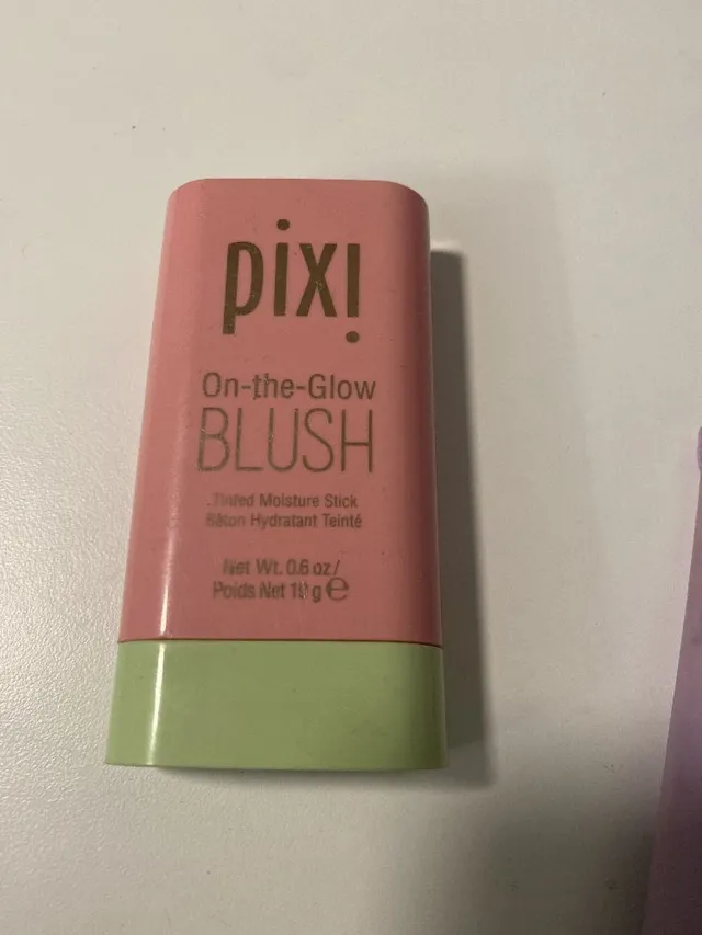 My most favorite cream blush from Pixi ❤️ it helped me a lot