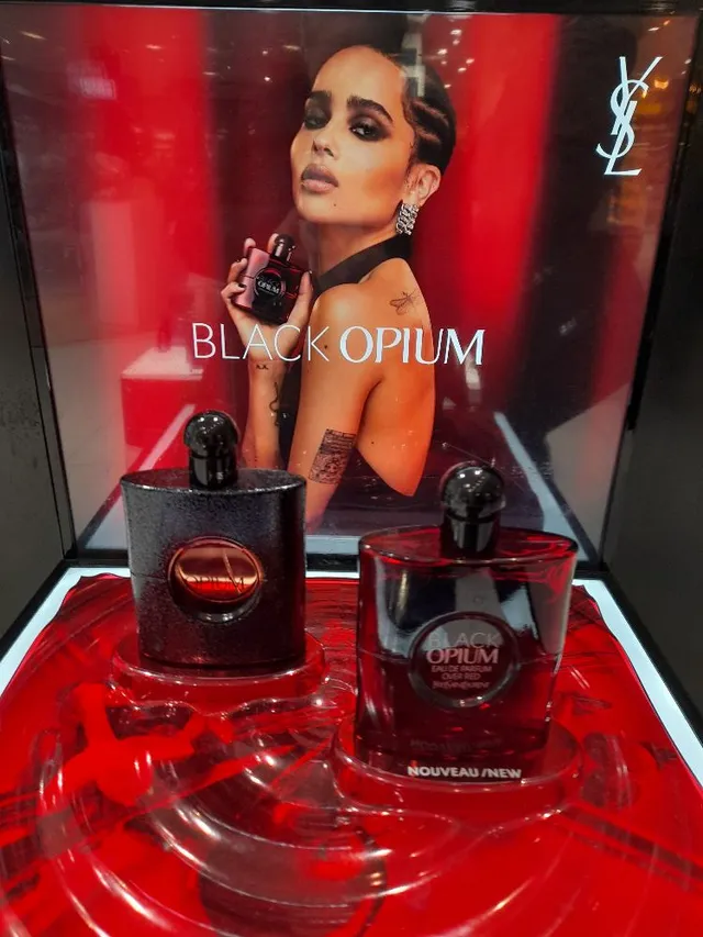 Älskar Yves Saint Laurent's Black Opium parfymer. 