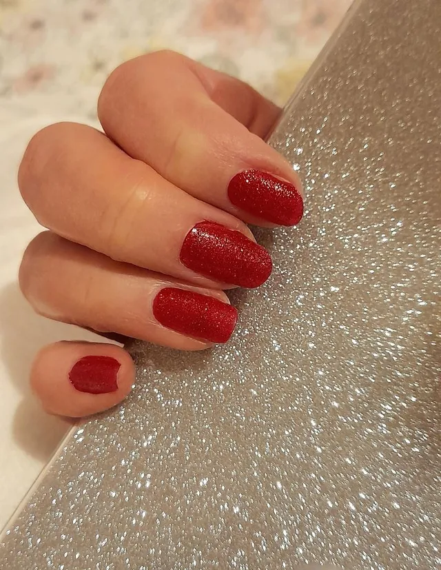 Juliga naglar 🎅  Rött och glittrigt. Köpte faktiskt det