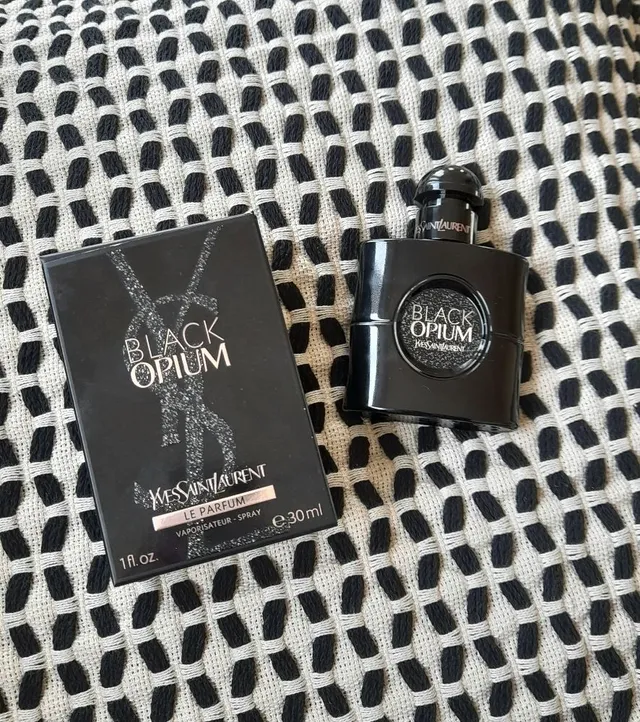 🖤🤍 Dagens doft: YSL Black Opium Le Parfum 🤍🖤   Är väl