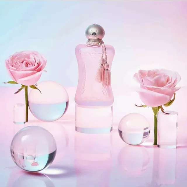 Nytt lyxigt, franskt parfymvarumärke på KICKS:  👑 PARFUMS